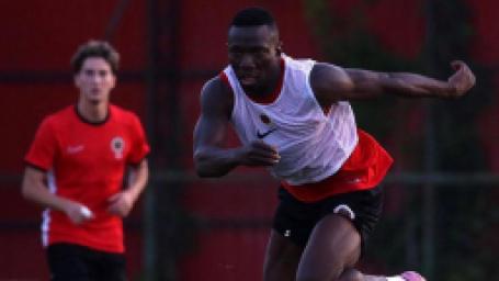 genclerbirliginde-samsunspor-mesaisi-suruyor