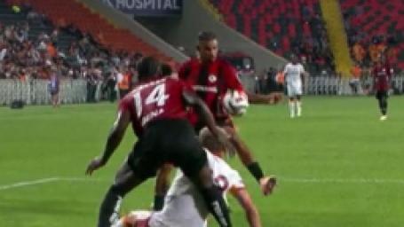 gaziantep-fk-galatasaray-macini-trio-takimi-degerlendirdi-karar-gercek-net-penalti-12