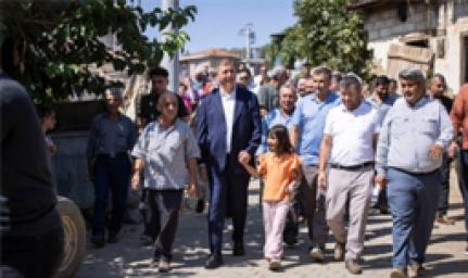 baskan-tugay-yanginda-zarar-goren-koseleri-ziyaret-etti