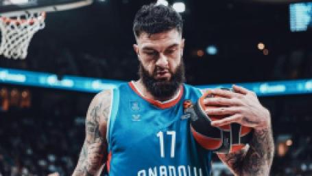 anadolu-efeste-sakatlik-soku-fransiz-pivot-vincent-poirier-ameliyat-olacak
