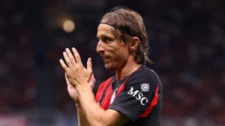 milan-doneme-kayipla-basladi-milan-cremonese-mac-sonucu-2-1