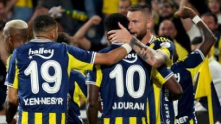 fenerbahce-kocaelispor-macinin-tartismali-pozisyonu-trio-yorumladi-net-penalti-1