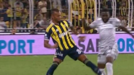 fenerbahce-kocaelispor-macinin-tartismali-pozisyonu-trio-yorumladi-net-penalti-8