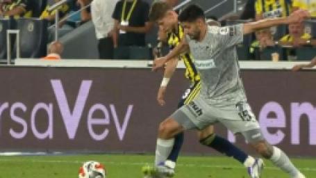 fenerbahce-kocaelispor-macinin-tartismali-pozisyonu-trio-yorumladi-net-penalti-10
