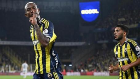 kafa-karistirici-bir-secenek-mesakkatler-var-fenerbahce-kocaelispor-macinin-akabinde-carpici-sozler-10