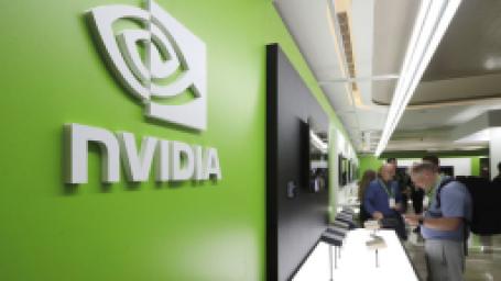 nvidianin-veri-merkezi-geliri-tahminlerin-altinda-kaldi