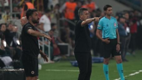 genclerbirligi-fenerbahce-macinin-akabinde-usta-isimden-sert-ihtar-kimseyi-yaniltmasin-hali-saha-maci-3