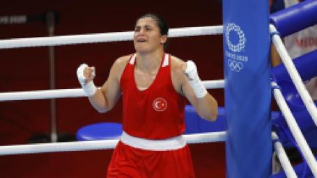 busenaz-surmeneliden-tenkitlere-cevap