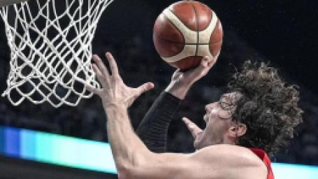 12-dev-adam-yunanistani-ezdi-gecti-usta-isimden-ovgu-dolu-kelamlar-geldi-antetokoumpoyu-alandan-sildi-3
