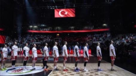 12-dev-adam-avrupa-sampiyonlugu-icin-parkeye-cikiyor-usta-isimden-ovgu-dolu-kelamlar-simdiden-tarihe-gecti-bile-4