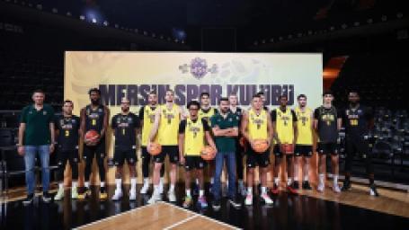 mersin-spor-kulubu-takimini-tanitti