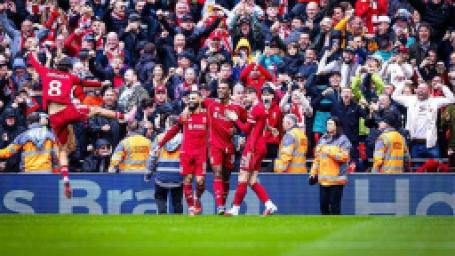 merseyside-derbisinde-kazanan-liverpool-gravenberch-tarihe-gecti-2