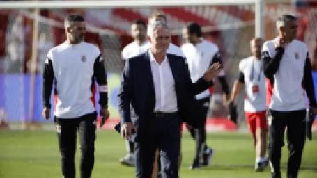 mourinhonun-benficayla-birinci-galibiyeti-mansetlerde-sok-kelamlar-cok-aci-cekiyor-2