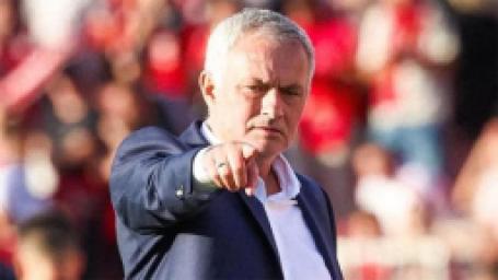 mourinhonun-benficayla-birinci-galibiyeti-mansetlerde-sok-kelamlar-cok-aci-cekiyor-8