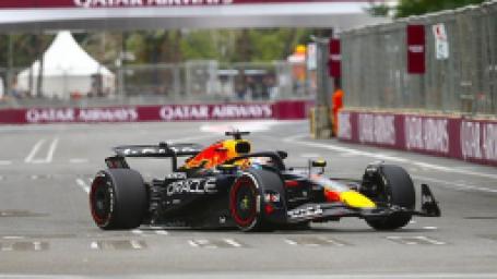 max-verstappen-bakude-basladigi-uzere-bitirdi-kazanmasini-bildi
