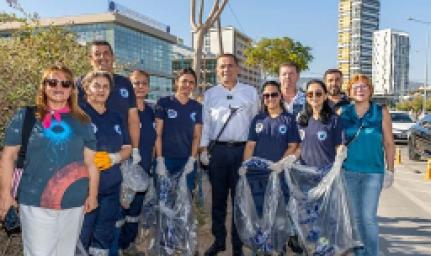 baskan-ozyigit-vatandaslarla-birlikte-cevre-temizligi-yapti