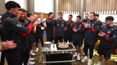 almanyada-ulusal-kadro-gerginligi-yildiz-futbolcu-icin-alman-kulubu-isyan-etti-oynatilmayacaksa-neden-cagiriliyor