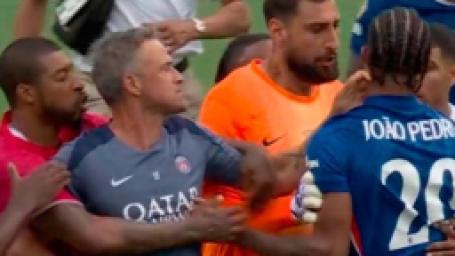 chelsea-psg-macinin-sonunda-ortalik-uzucu-formda-karisti-luis-enrique-alana-girdi-oyuncuya-vurdu-4