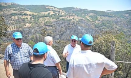 deprem-ve-dogal-afet-komisyonu-akhisarda-incelemelerde-bulundu